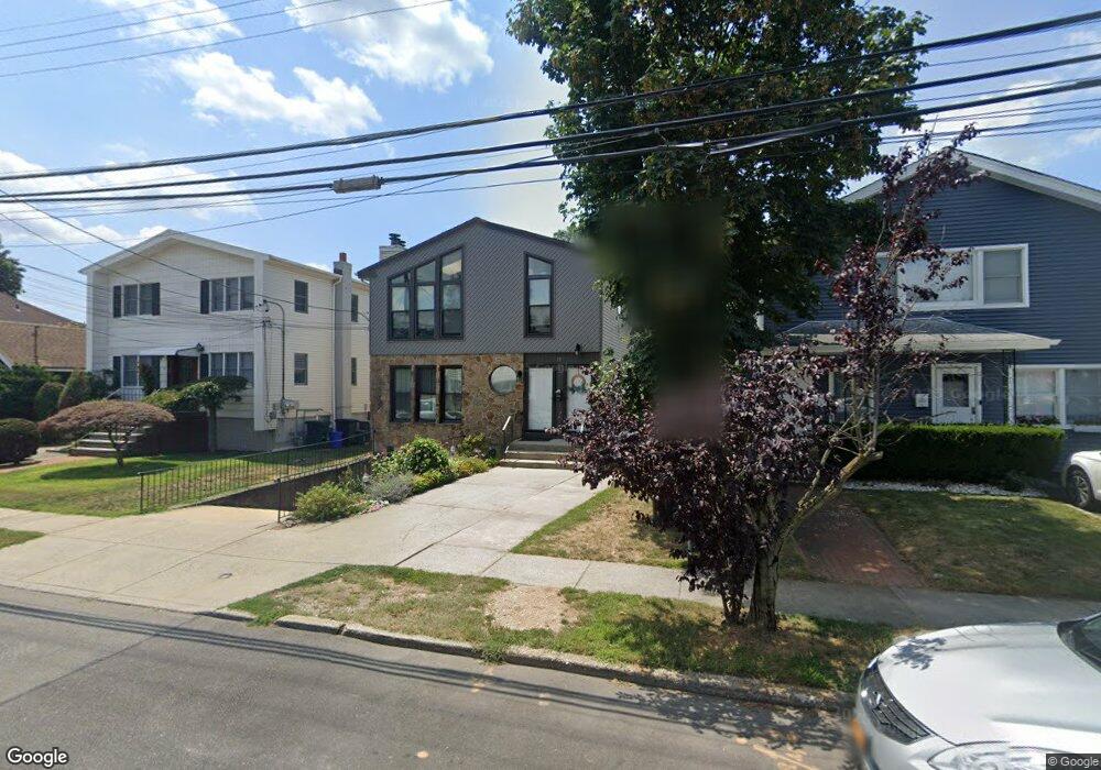 19 Dunwood Rd, Port Washington, NY 11050 - photo 1