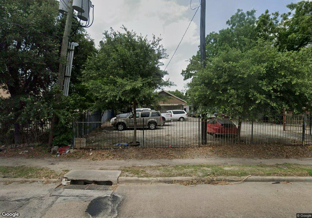 116 W Tidwell Rd, Houston, TX 77022 - photo 1