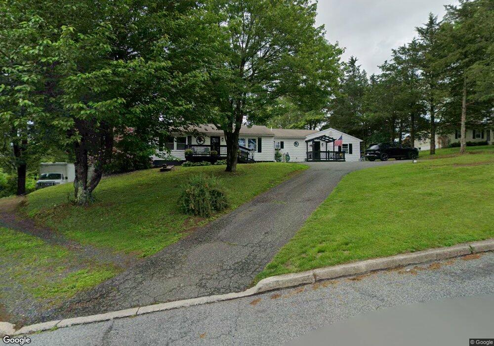 8285 Powder Ln, Zionsville, PA 18092 - photo 1