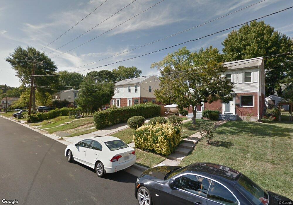 2210 Dartmouth Dr, Alexandria, VA 22307 - photo 1