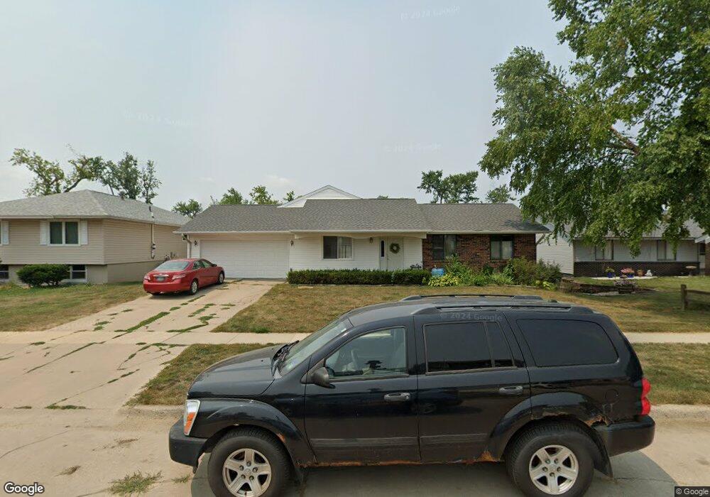 40 Julia Ann Dr NW, Cedar Rapids, IA 52405 - photo 1