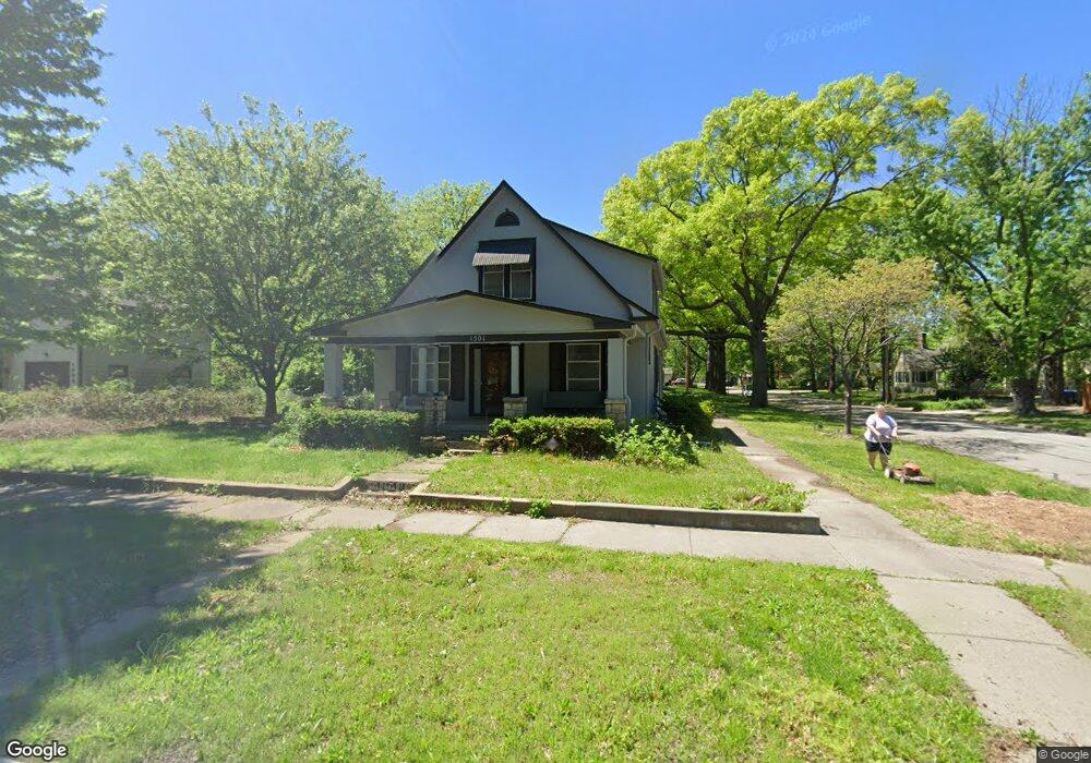 1501 SW MacVicar Ave, Topeka, KS 66604 - photo 1