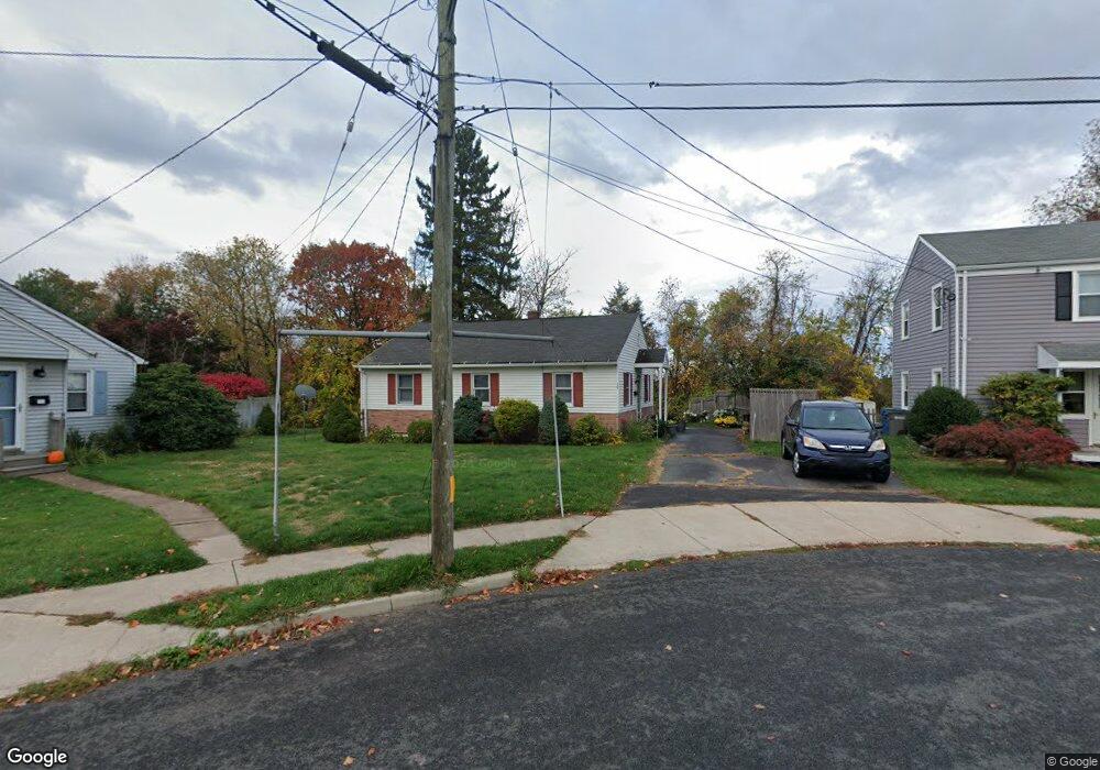 39 Pioneer Cir, Manchester, CT 06040 - photo 1