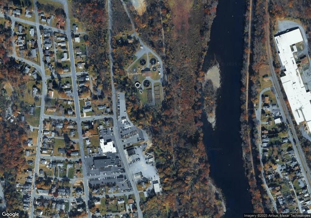 336 N Walnut St, Slatington, PA 18080 - photo 1