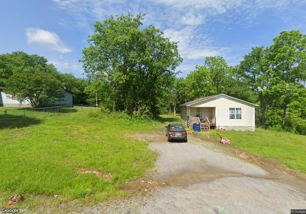 152 White Dr, Shelbyville, TN 37160 - photo 1