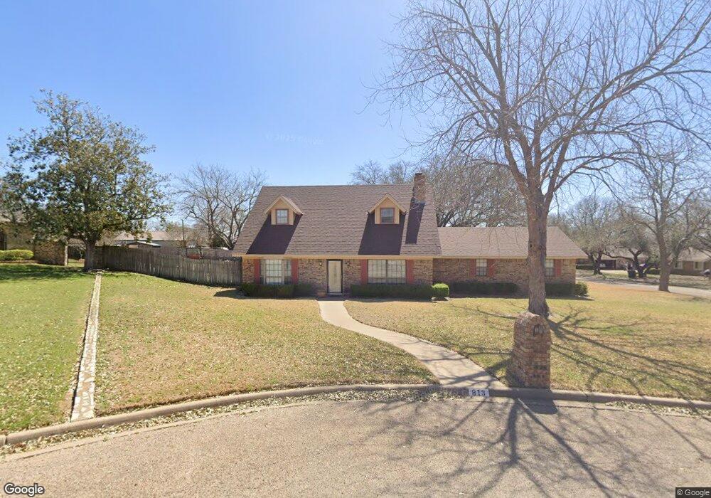 813 Stonelake Ct, Cleburne, TX 76033 - photo 1