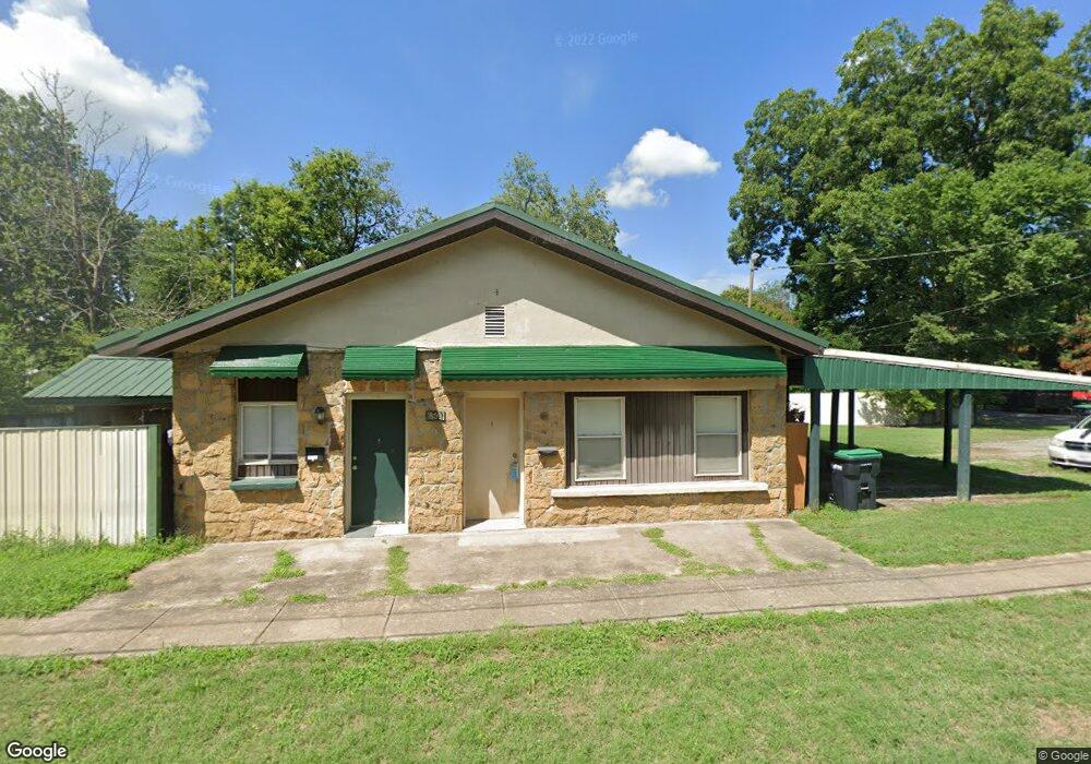 809 N Vinita Ave, Tahlequah, OK 74464 - photo 1