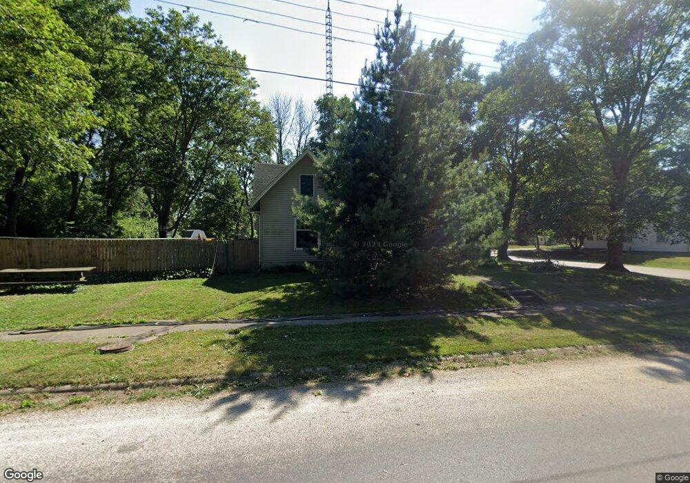 570 E Beardstown St, Virginia, IL 62691 - photo 1