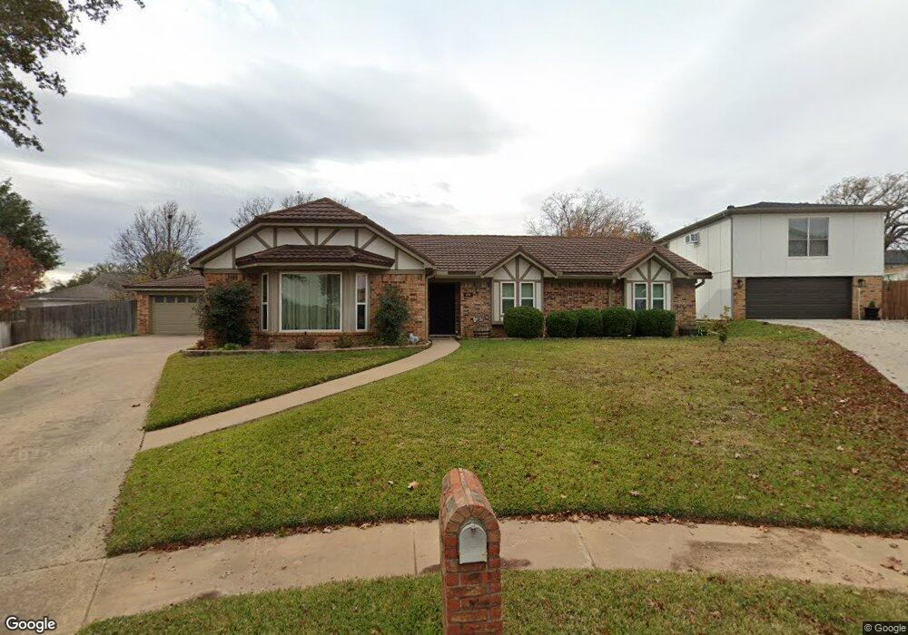 416 Wren Ct, Bedford, TX 76021 - photo 1