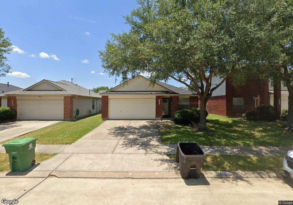 10330 Kinsdale Crossing Ln, Houston, TX 77075 - photo 1