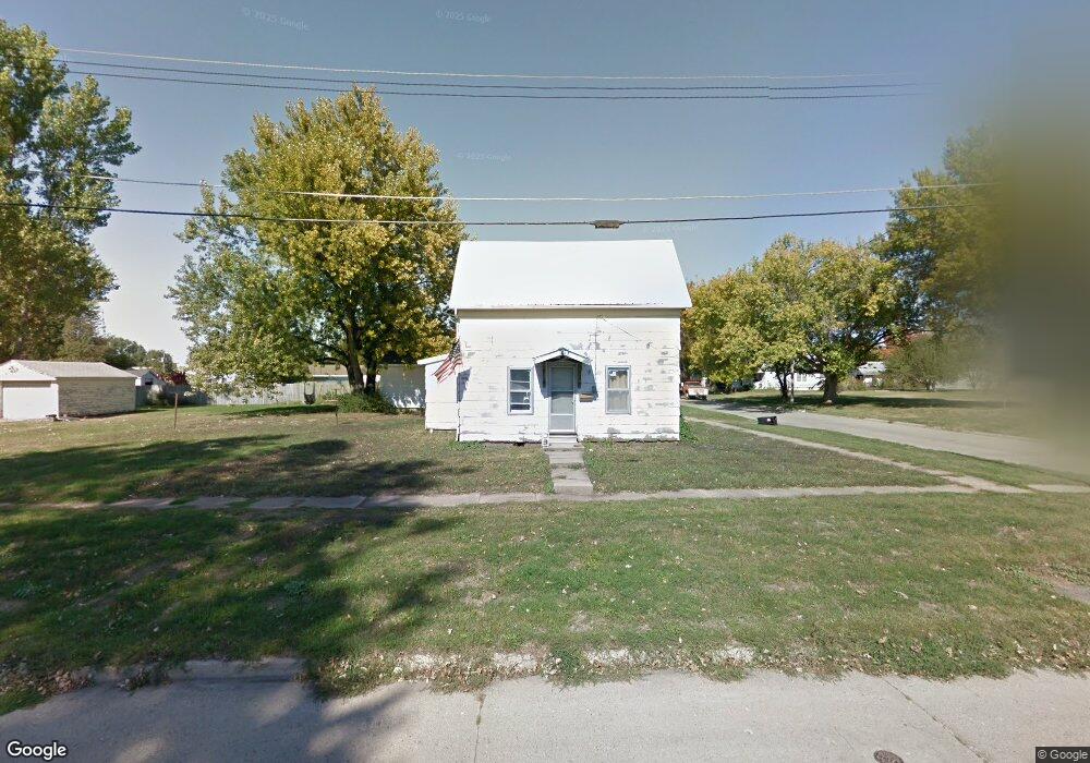 818 N 9th Ave E, Newton, IA 50208 - photo 1