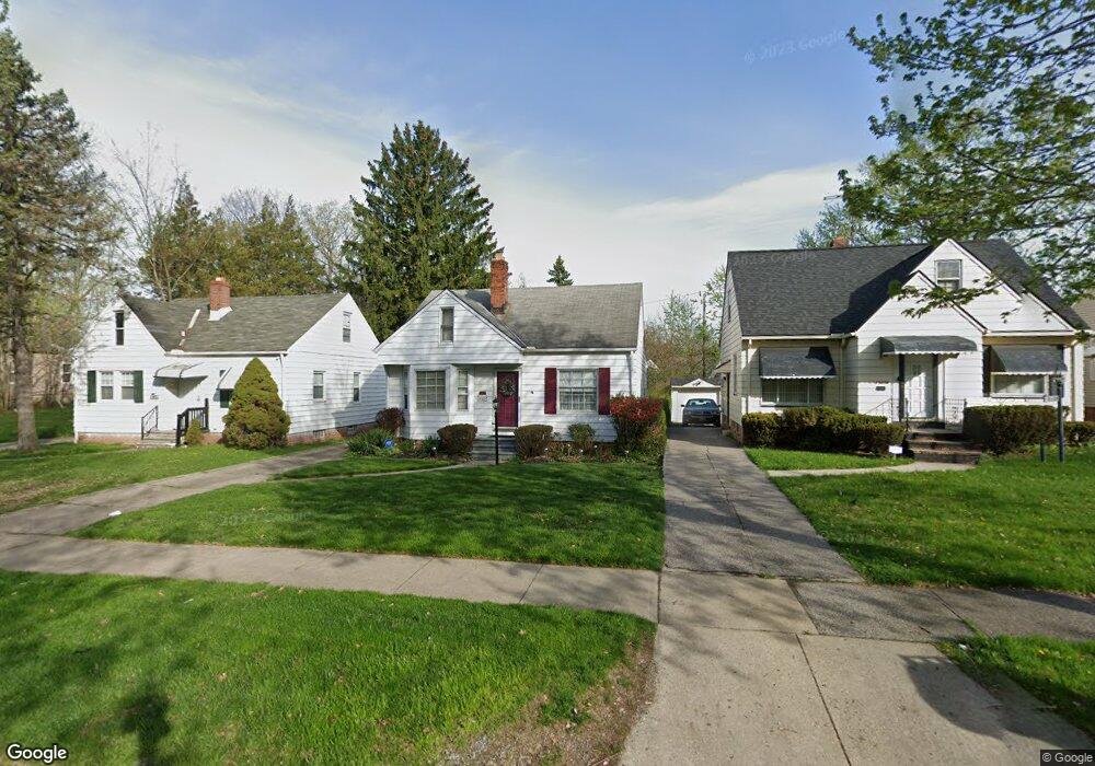 19505 Maple Heights Blvd, Maple Heights, OH 44137 - photo 1