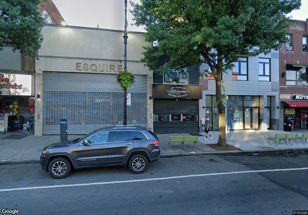 3053 Steinway St, Long Island City, NY 11103 - photo 1