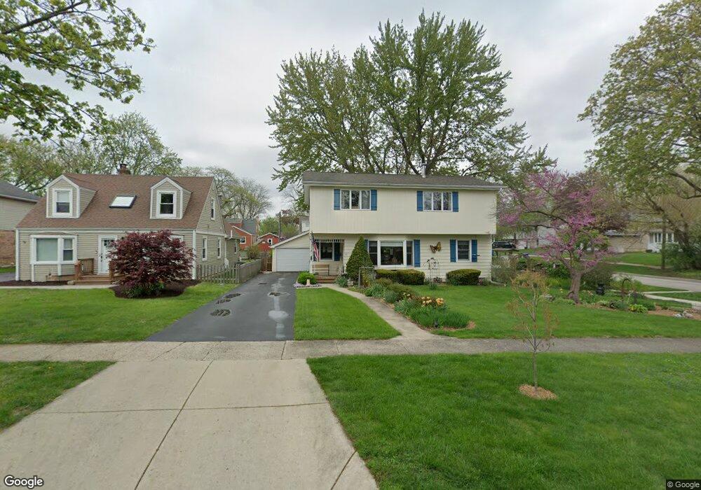 1933 E Evergreen St, Wheaton, IL 60187 - photo 1