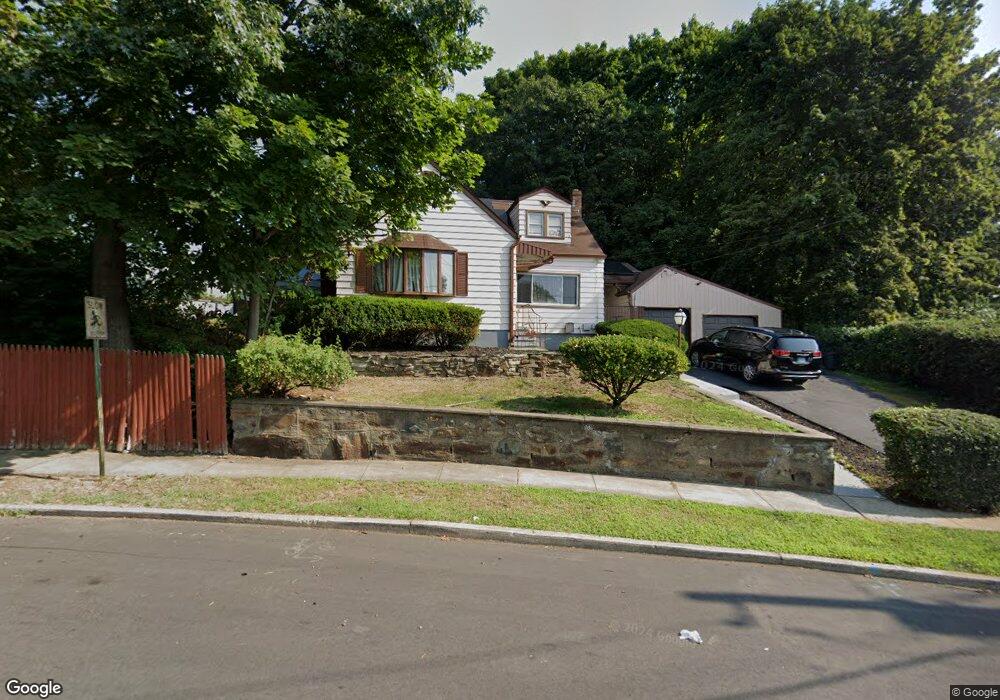 40 Beverly Dr, Bridgeport, CT 06610 - photo 1