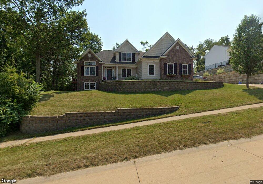 1725 Aaron Dr NW, Cedar Rapids, IA 52405 - photo 1