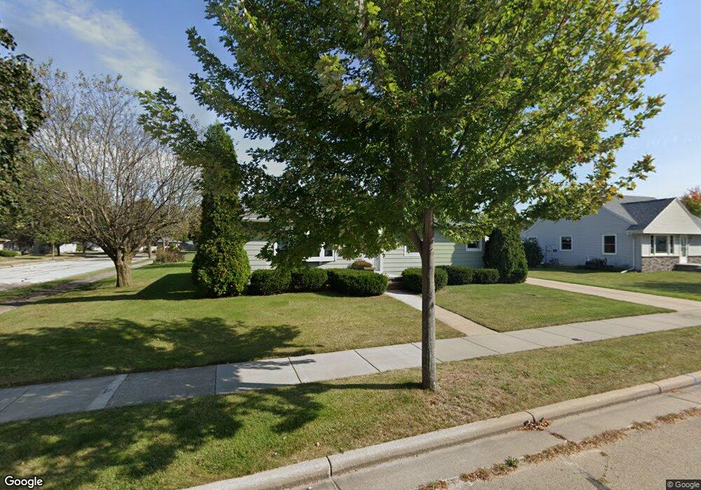 513 Michael St, Combined Locks, WI 54113 - photo 1