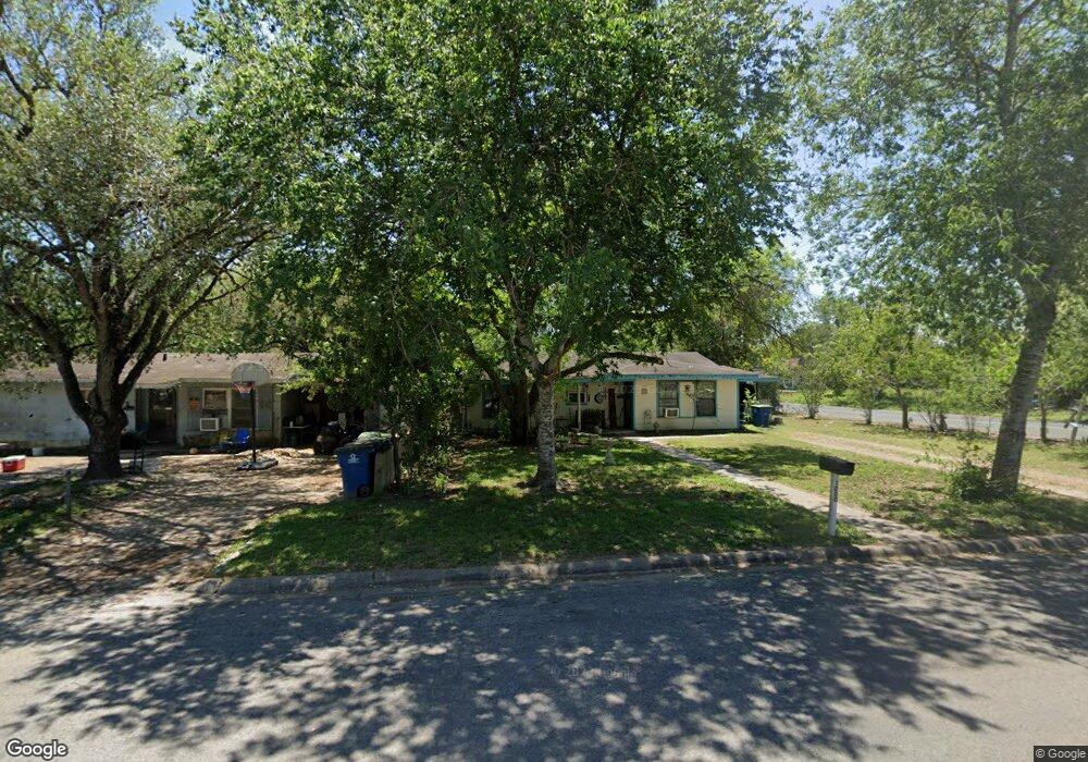 1000 E Huntington St, Beeville, TX 78102 - photo 1