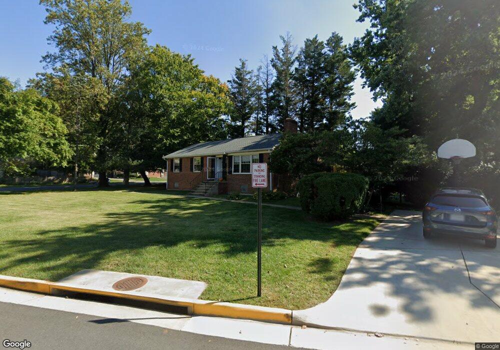 2324 Grove Ave, Falls Church, VA 22046 - photo 1