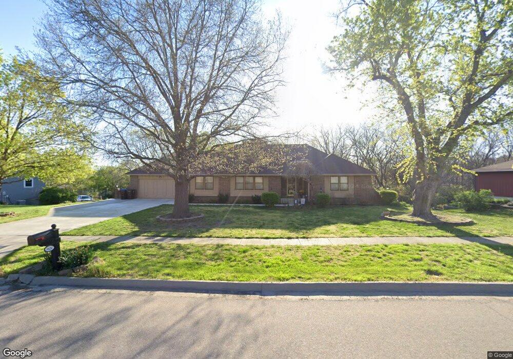 3424 SW Skyline Pkwy, Topeka, KS 66614 - photo 1