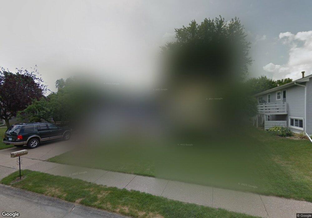 2115 W 30th St, Davenport, IA 52804 - photo 1