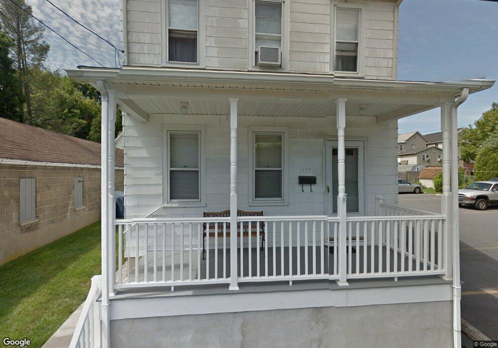 136 S Cedar St, Nazareth, PA 18064 - photo 1