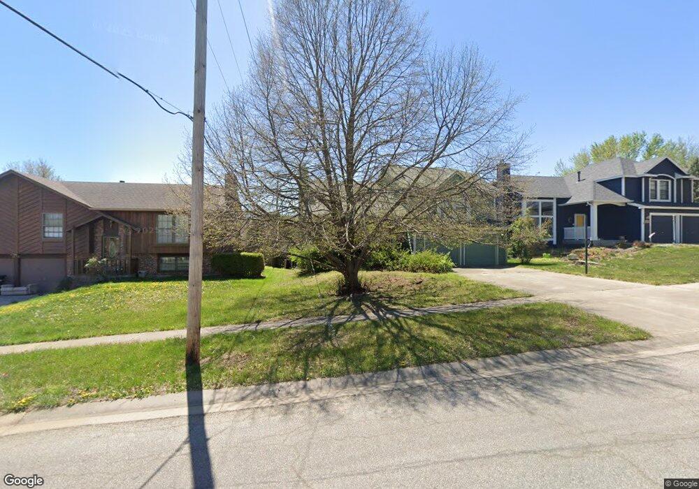 5651 SW 34th St, Topeka, KS 66614 - photo 1