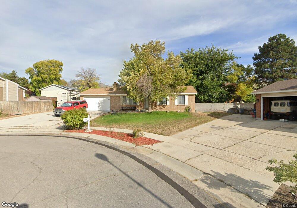 8243 S Wayside Cir, Sandy, UT 84094 - photo 1