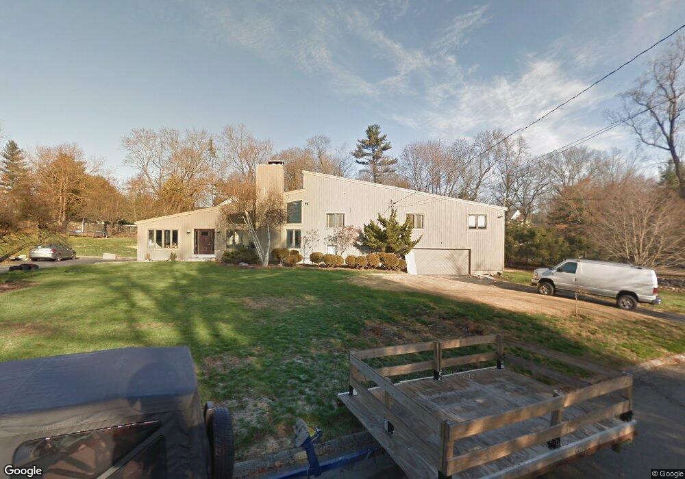 4 Blackberry Ln, Westport, CT 06880 - photo 1