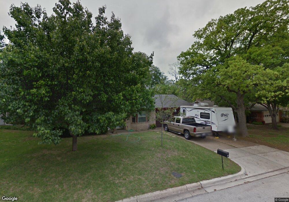 813 W Redbud Dr, Hurst, TX 76053 - photo 1