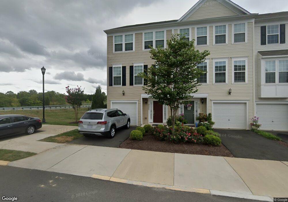 8205 Heritage Crossing Ct, Manassas, VA 20109 - photo 1
