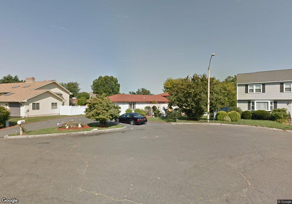 10 Thomas Cir, Stoneham, MA 02180 - photo 1