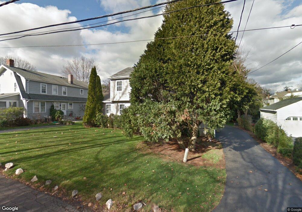 20 Honeysuckle Ln, Fairfield, CT 06824 - photo 1