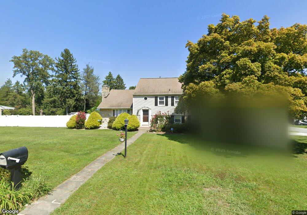 300 Colonial Dr, Wallingford, PA 19086 - photo 1