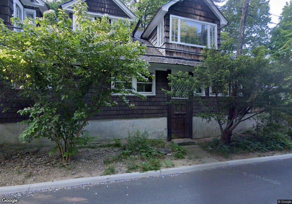 182 W Sunnyside Ln, Irvington, NY 10533 - photo 1