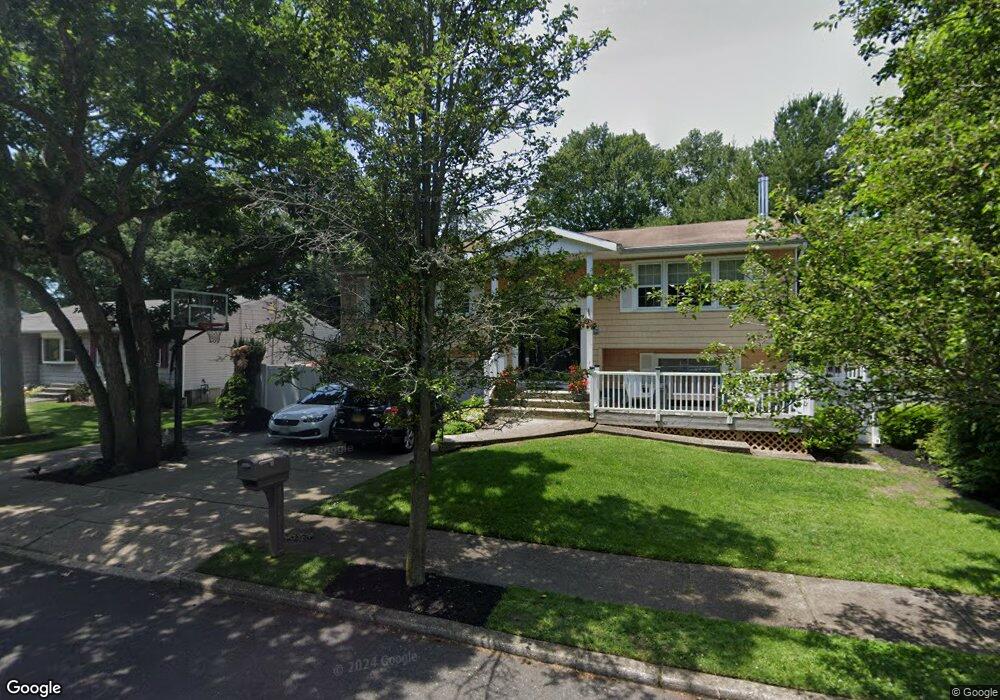 716 Bohemia Pkwy, Sayville, NY 11782 - photo 1