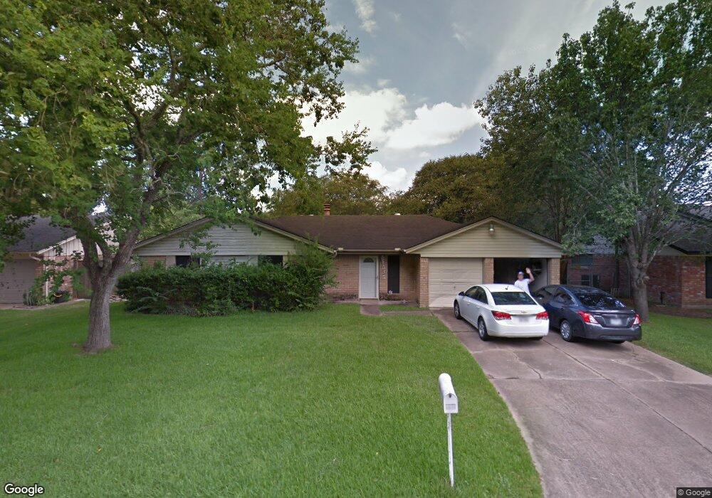 535 Heather Ln, Friendswood, TX 77546 - photo 1