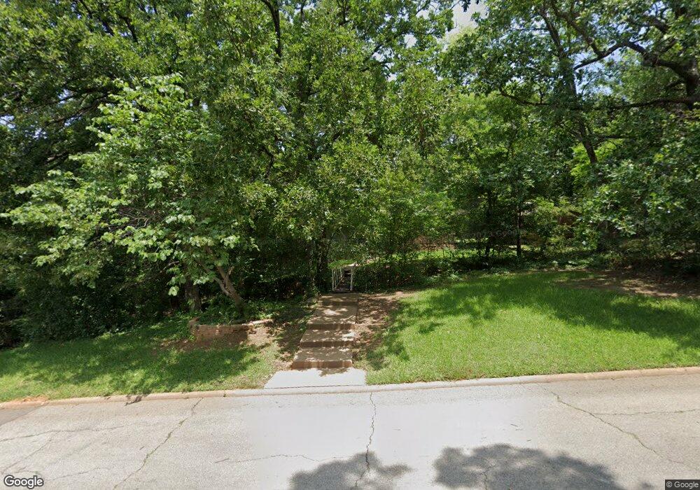 1411 W Munson St, Denison, TX 75020 - photo 1