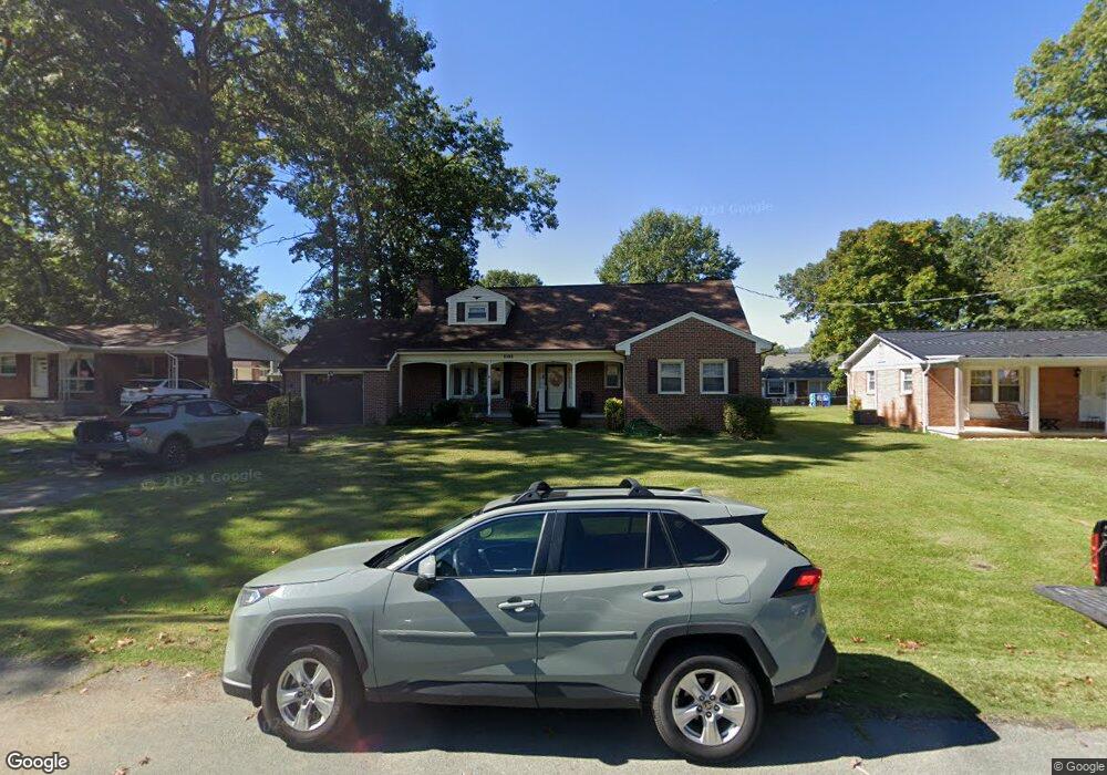 1018 Cliftwood Cir, Clifton Forge, VA 24422 - photo 1