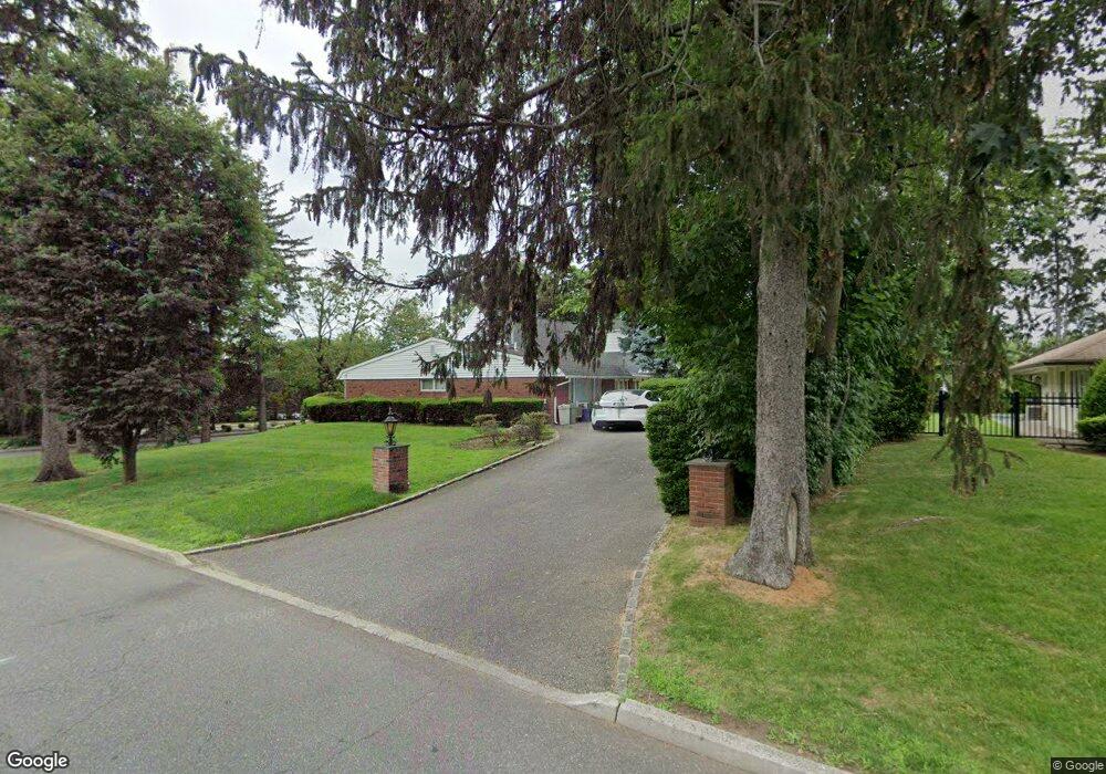 15 Village Rd, Manhasset, NY 11030 - photo 1