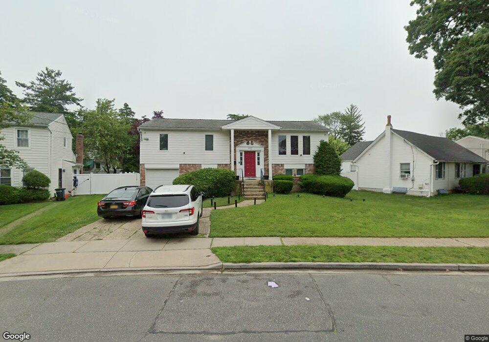 412 Holly Place, West Hempstead, NY 11552 - photo 1