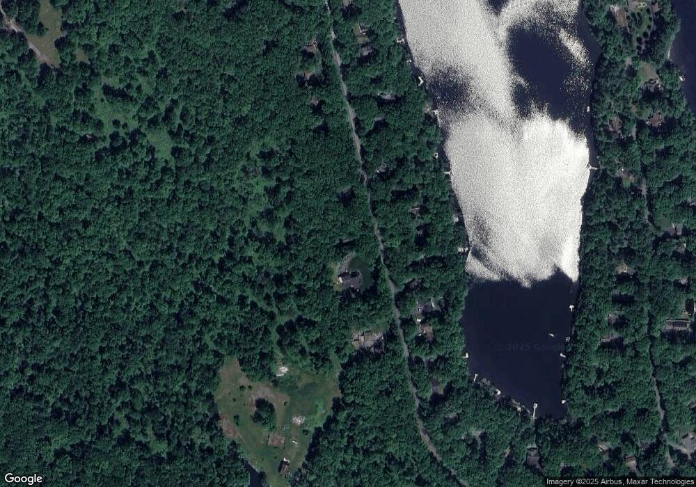 261 Fawn Lake Dr, Hawley, PA 18428 - photo 1