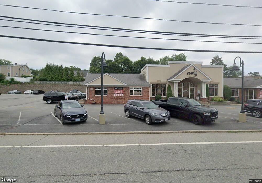 828 Oaklawn Ave, Cranston, RI 02920 - photo 1