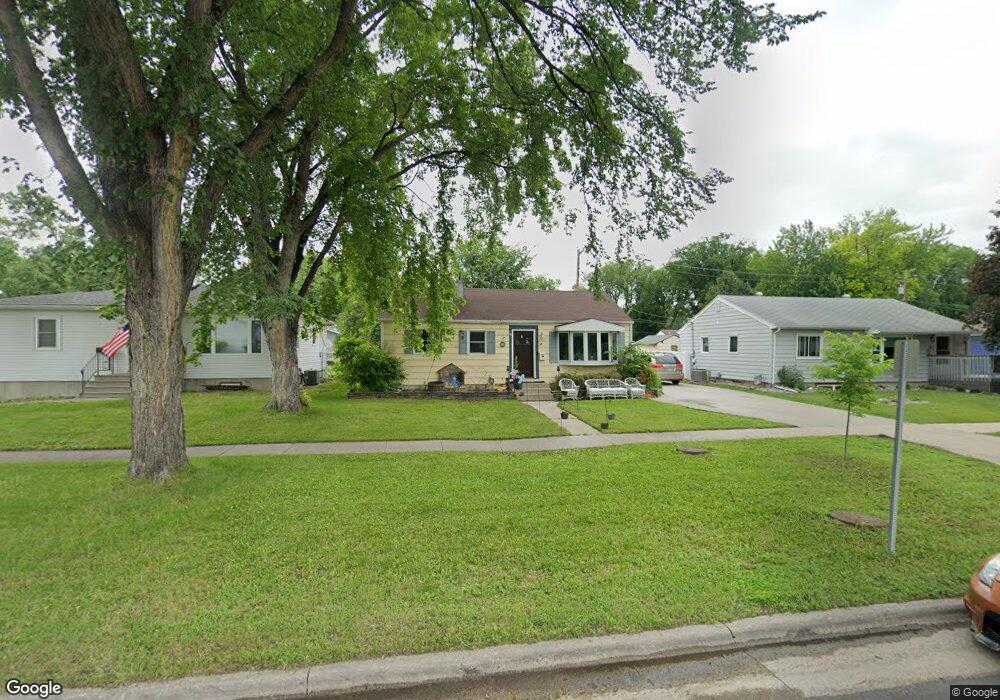 421 19th Ave N, Fargo, ND 58102 - photo 1