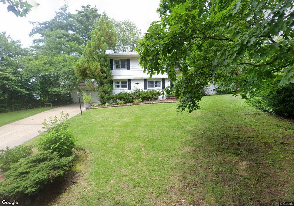 5 Bridge Rd, Manhasset, NY 11030 - photo 1