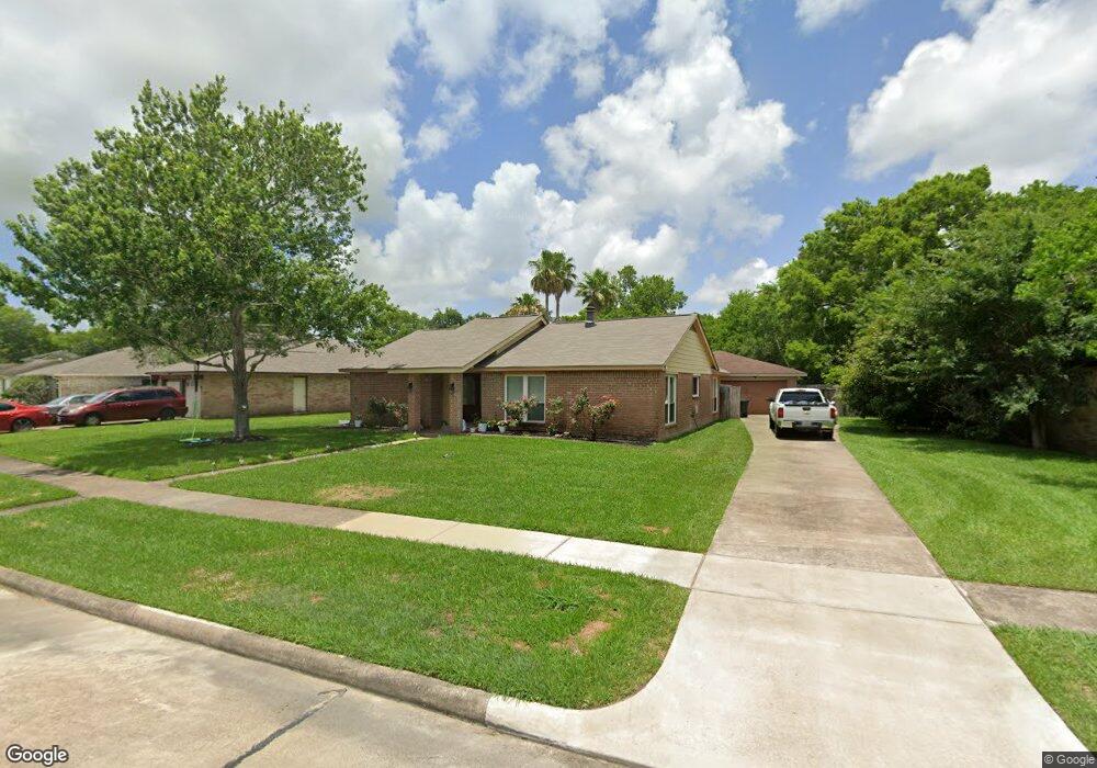 630 W Castle Harbour Dr, Friendswood, TX 77546 - photo 1