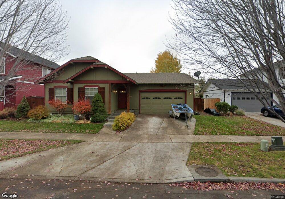 2214 NW Cedar Ave, Redmond, OR 97756 - photo 1