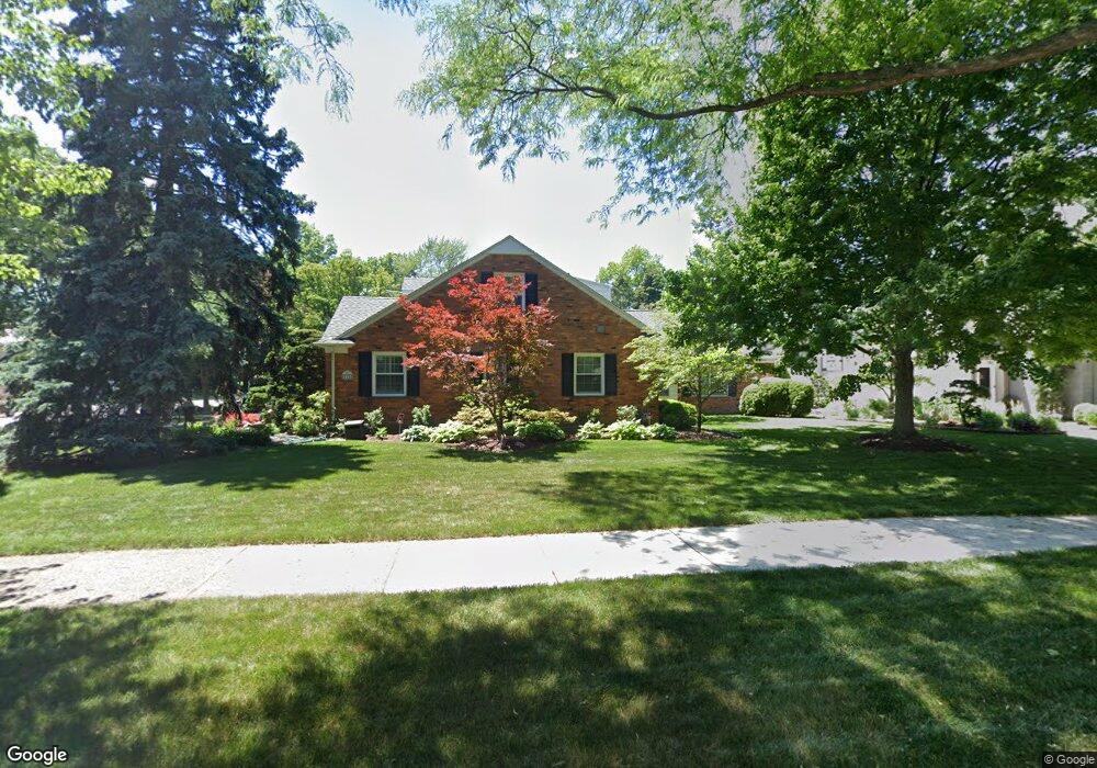 533 Lincoln Rd, Grosse Pointe, MI 48230 - photo 1