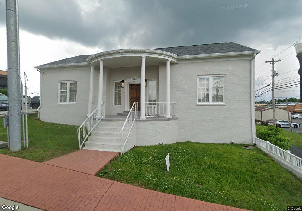 207 N Spring St, Shelbyville, TN 37160 - photo 1