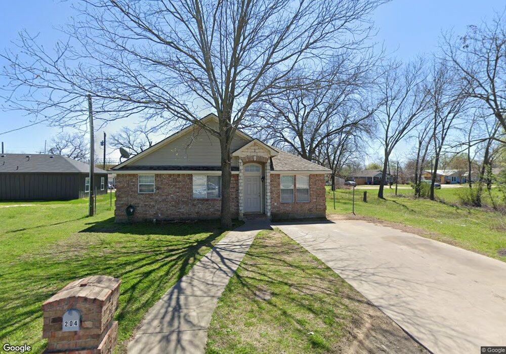 204 Hollingsworth St, Cleburne, TX 76031 - photo 1